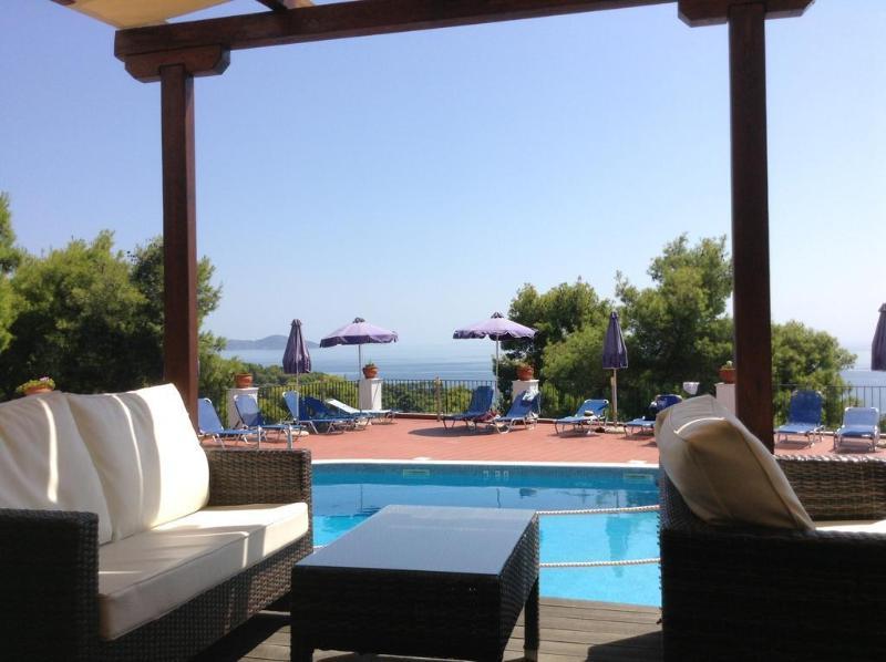 Atrium Of Alonissos Hotel Patitiri  Exterior photo